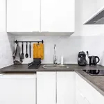 Guestready - Bright Stay Near Attractions